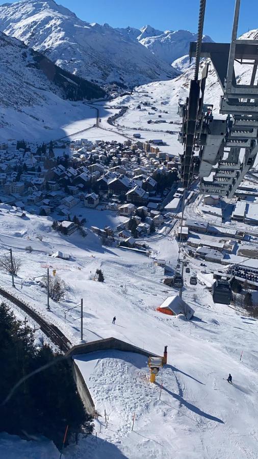 Swiss Accomodation Andermatt Buitenkant foto